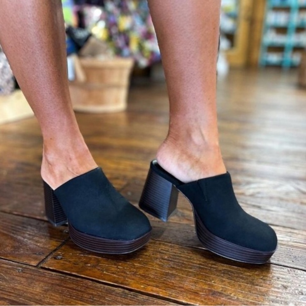 MATISSE COCONUTS FIONA HEELED CHUNKY BLACK MULE SIZE‎ 7